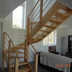 Escalier en frêne limon à la française rampes lisses inox type 3